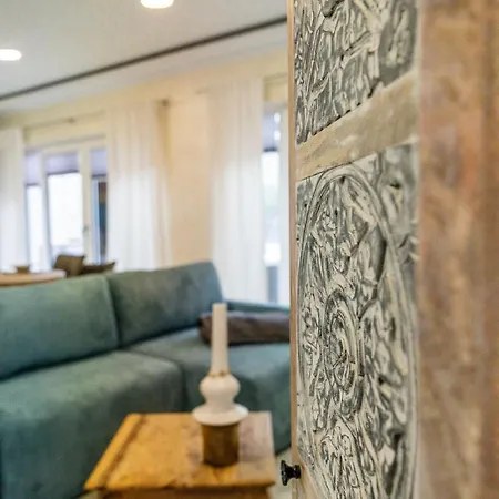 Seibold Apartment *